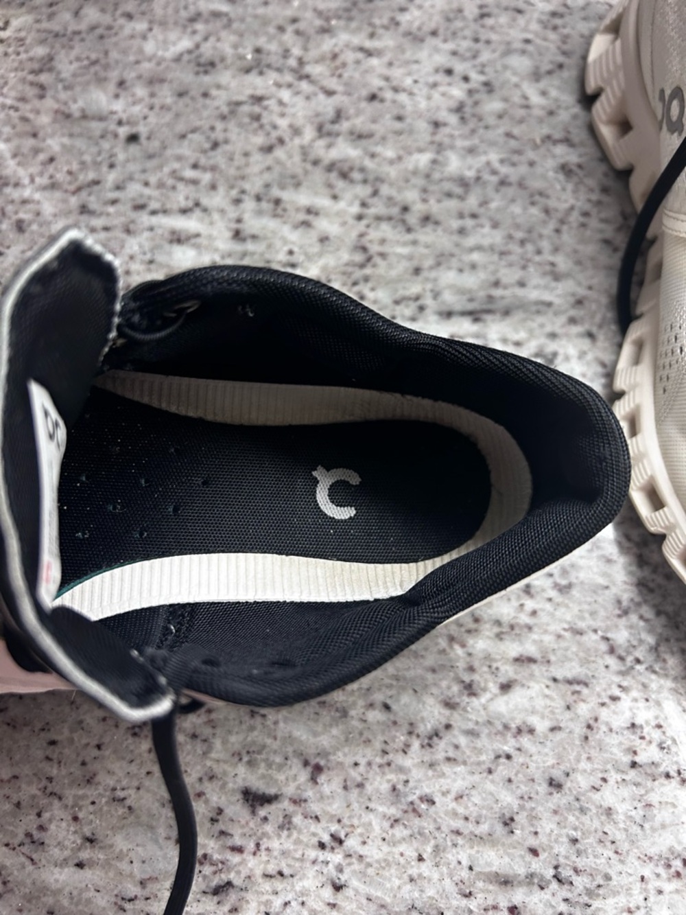On Running White and Black Women's Cloudflow Lace Shoes size 8 - Picture 9 of 10